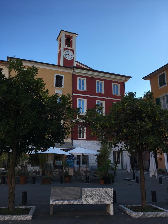 Ostello Palazzo Nizza Massa  Exterior photo