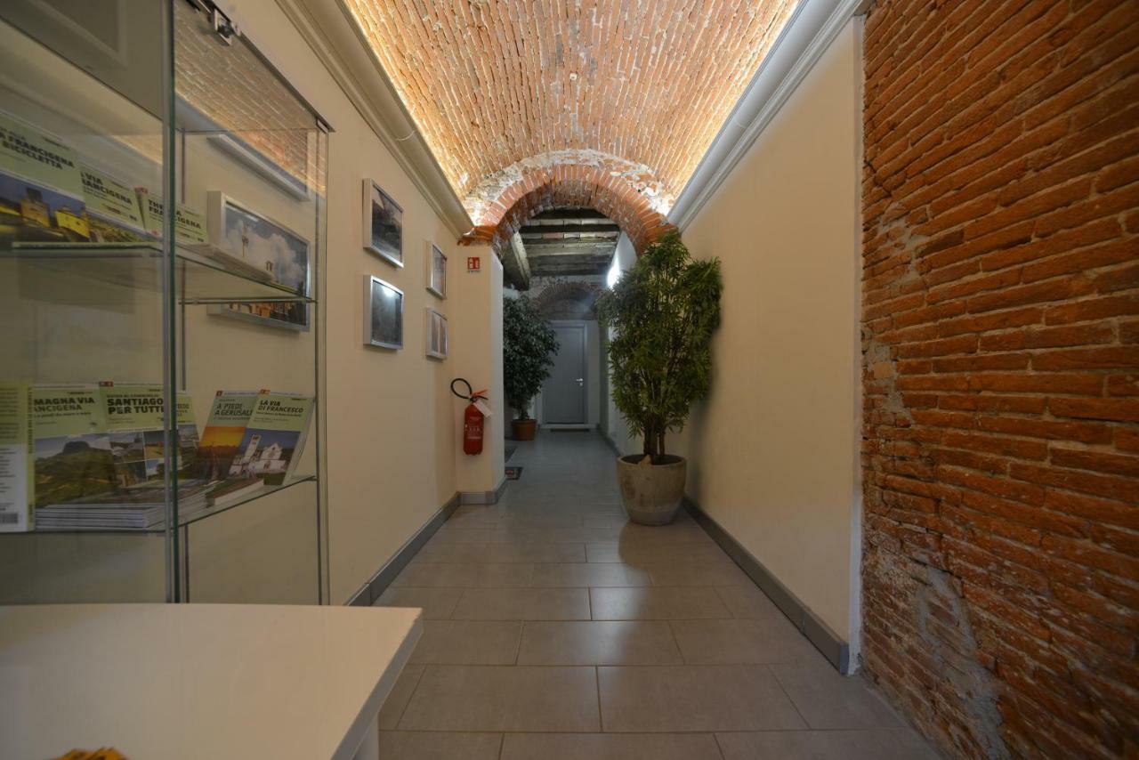 Ostello Palazzo Nizza Massa  Exterior photo